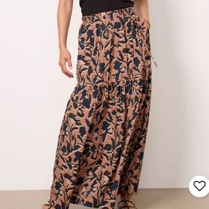 Evereve Andie tiered maxi skirt